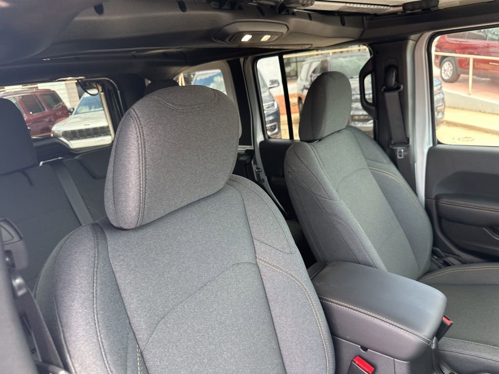 New 2024 Jeep Wrangler Unlimited Sahara w/ Technology Group image 21