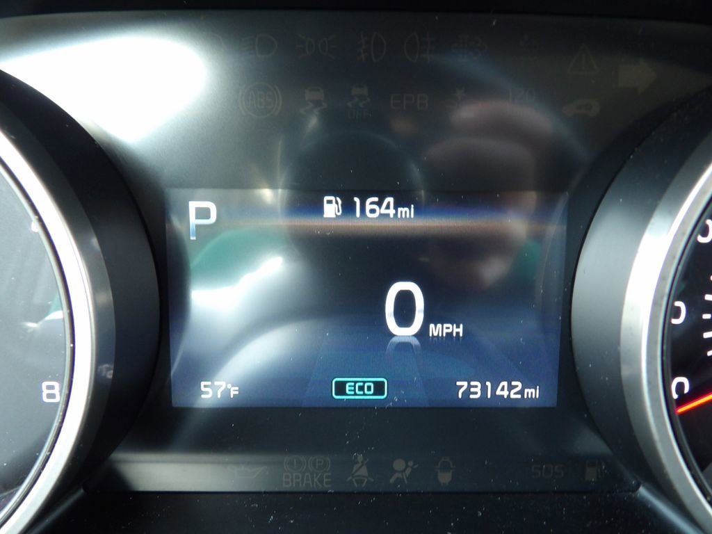 Used 2022 Kia Carnival LX FWD image 17