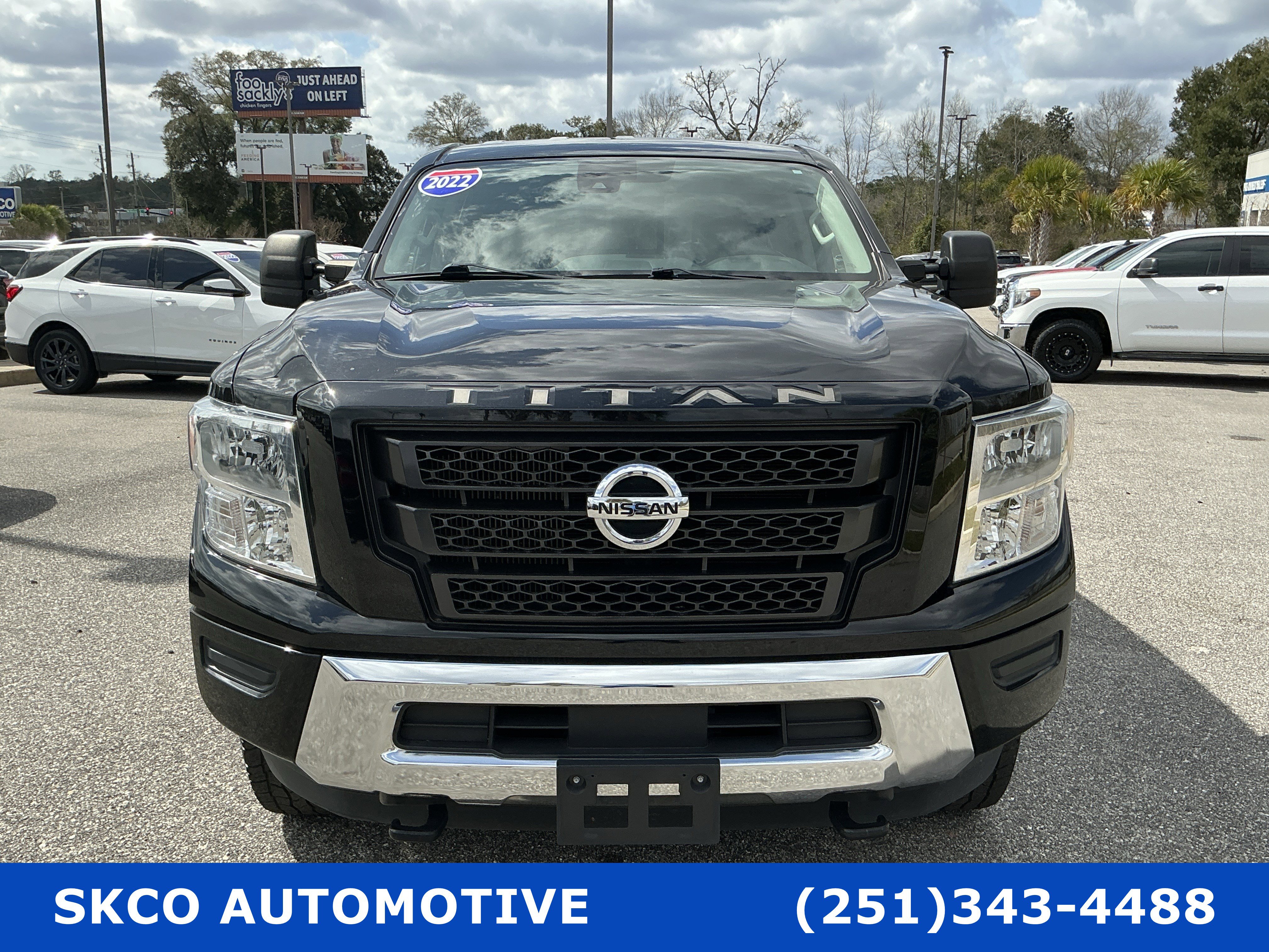 Used 2022 Nissan Titan SV image 8
