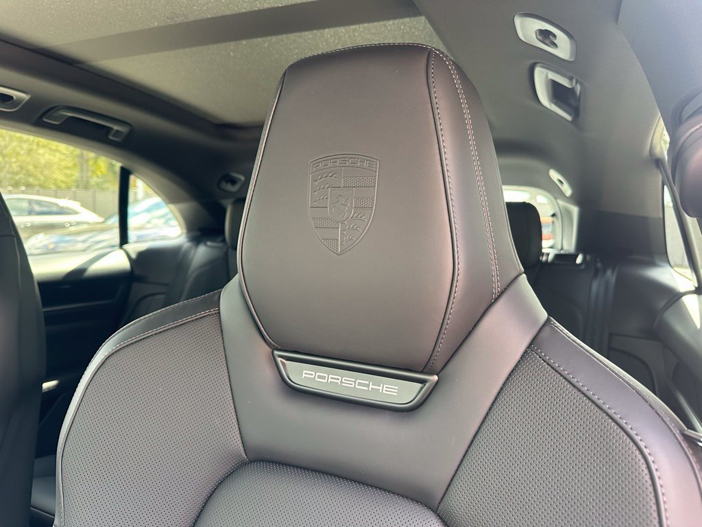 Used 2026 Porsche Macan Electric RWD image 24