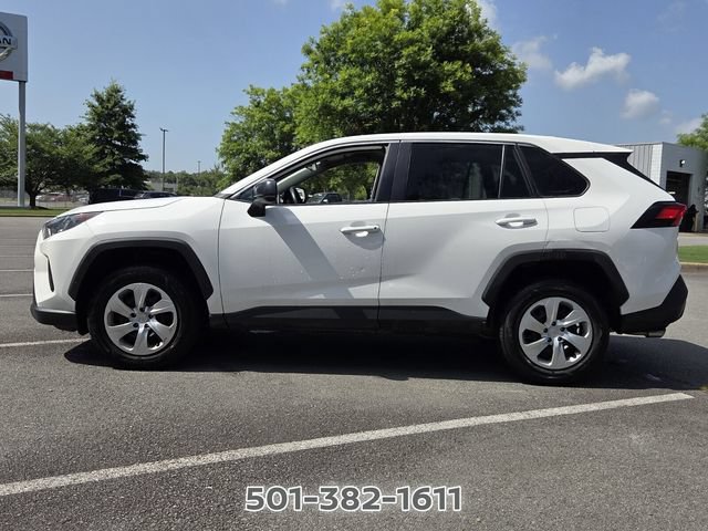 Used 2022 Toyota RAV4 LE AWD/4WD image 2