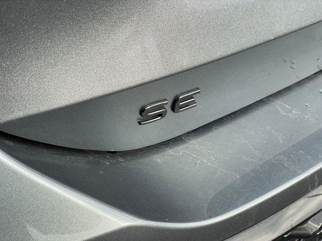 Certified 2025 Volkswagen Tiguan SE R-Line image 30