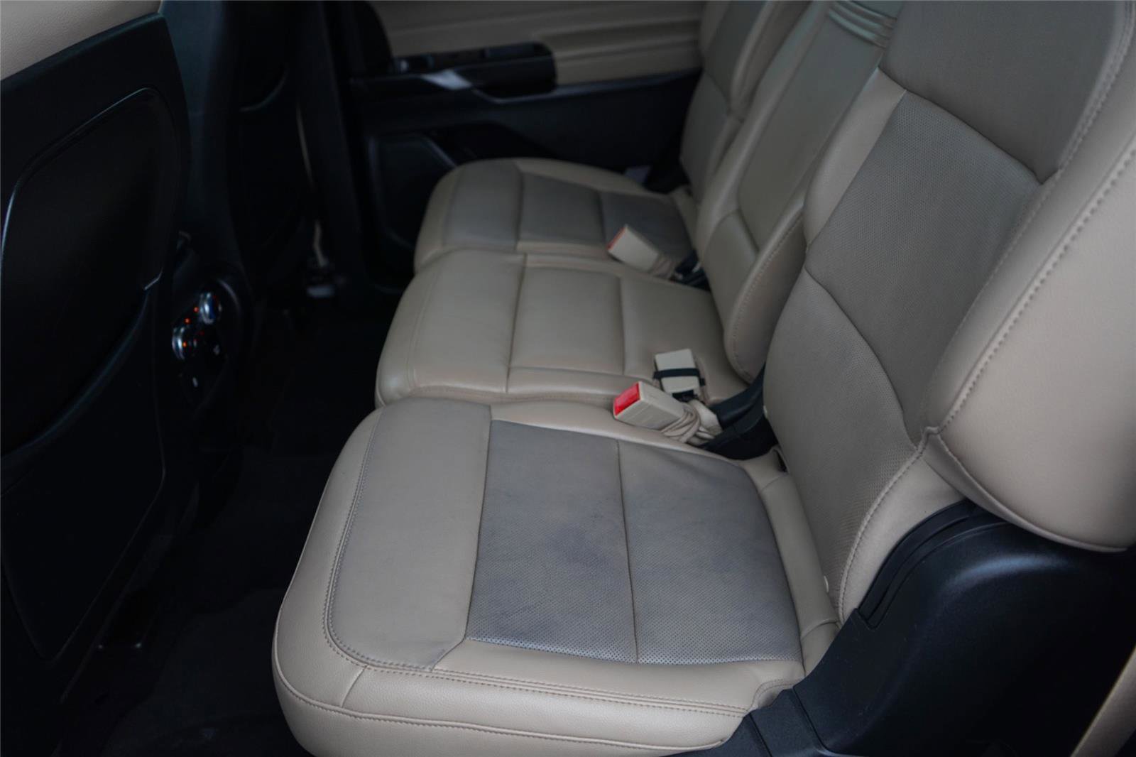 Used 2020 Ford Explorer Limited image 27