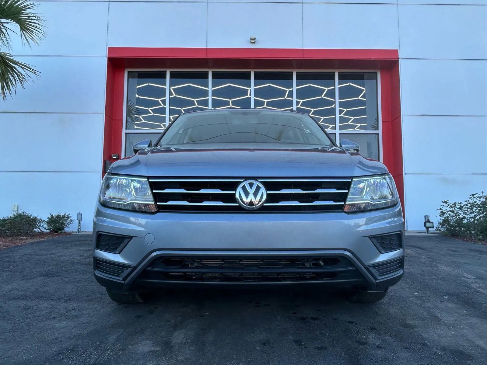Used 2021 Volkswagen Tiguan S image 2