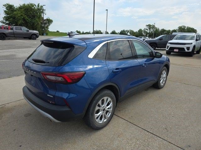 Used 2023 Ford Escape Active AWD/4WD image 8