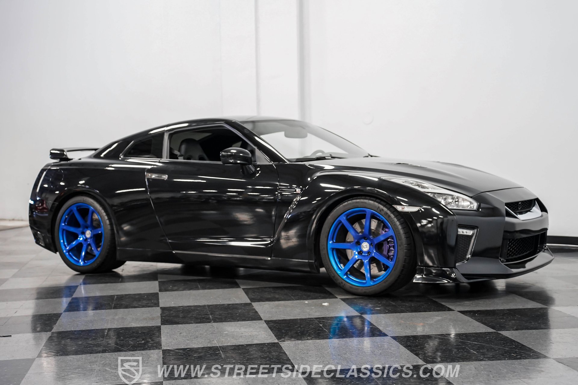 Used 2013 Nissan GT-R Premium image 15