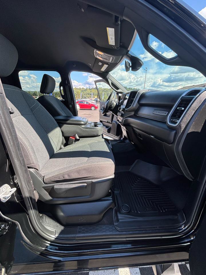 Used 2019 RAM 2500 Big Horn w/ Black Appearance Package AWD/4WD image 30