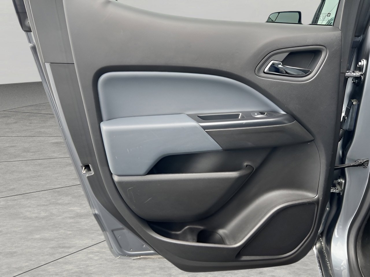 Used 2021 Chevrolet Colorado Z71 w/ Safety Package image 28