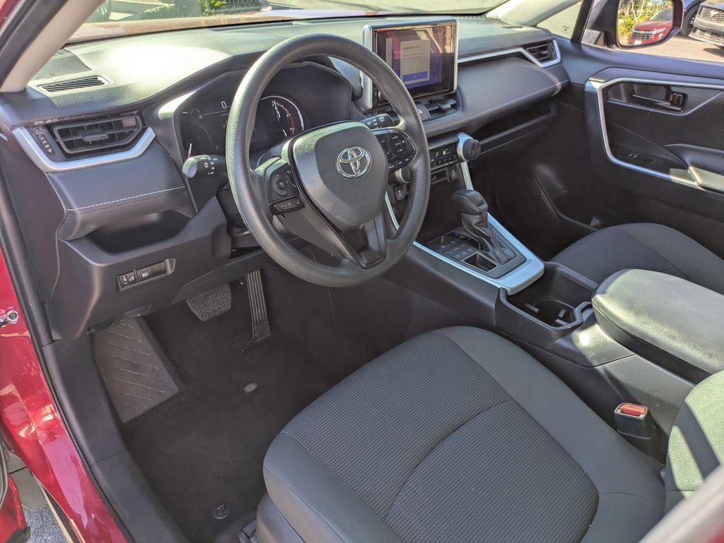 Used 2025 Toyota RAV4 LE image 17
