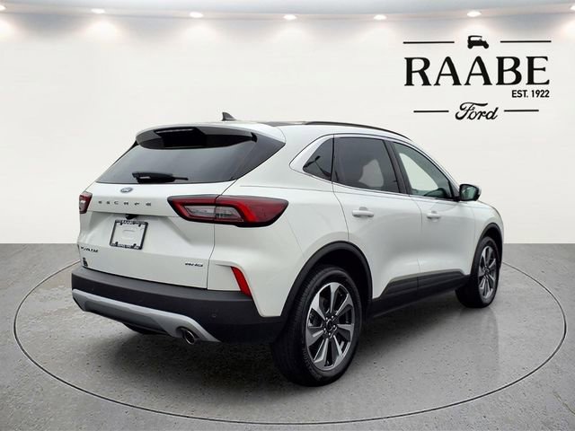 Used 2024 Ford Escape Platinum AWD/4WD image 7