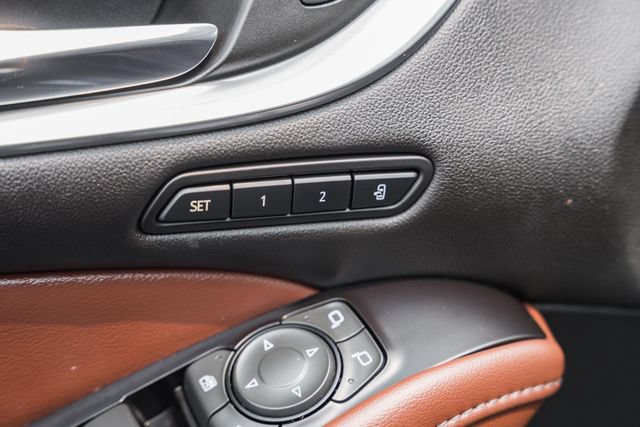 Used 2020 Buick Enclave Avenir w/ Avenir Technology Package AWD/4WD image 39