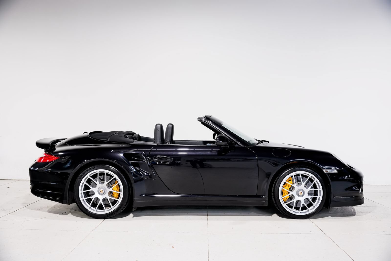 Used 2011 Porsche 911 Turbo S AWD/4WD image 2