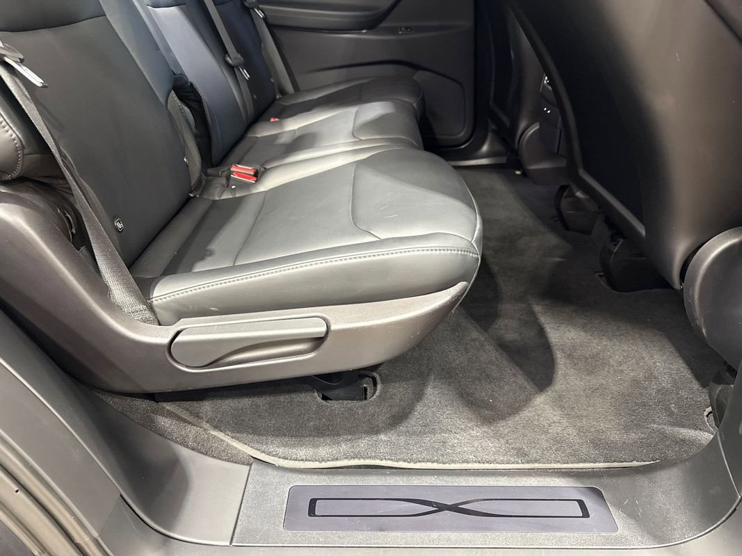 Used 2020 Tesla Model X image 74