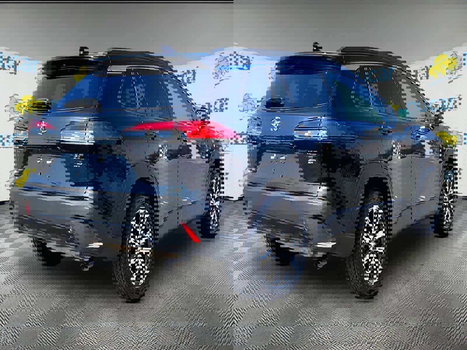 Used 2024 Toyota Corolla Cross XLE w/ Convenience Package image 6