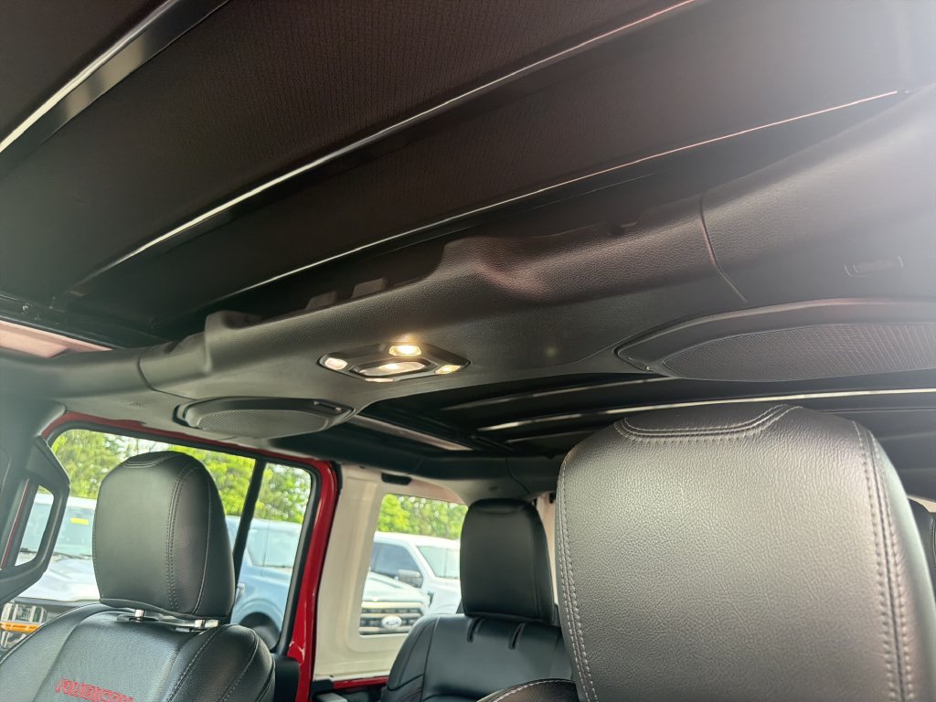 Used 2022 Jeep Wrangler Unlimited Rubicon w/ LED Lighting Group AWD/4WD image 27