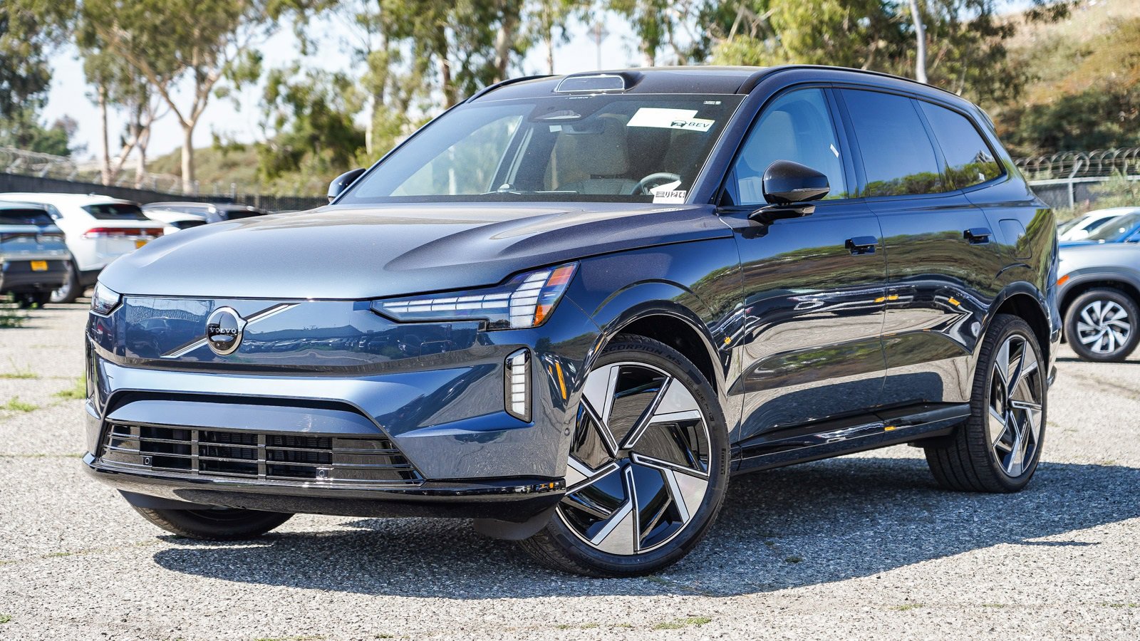 New 2025 Volvo EX90 Ultra