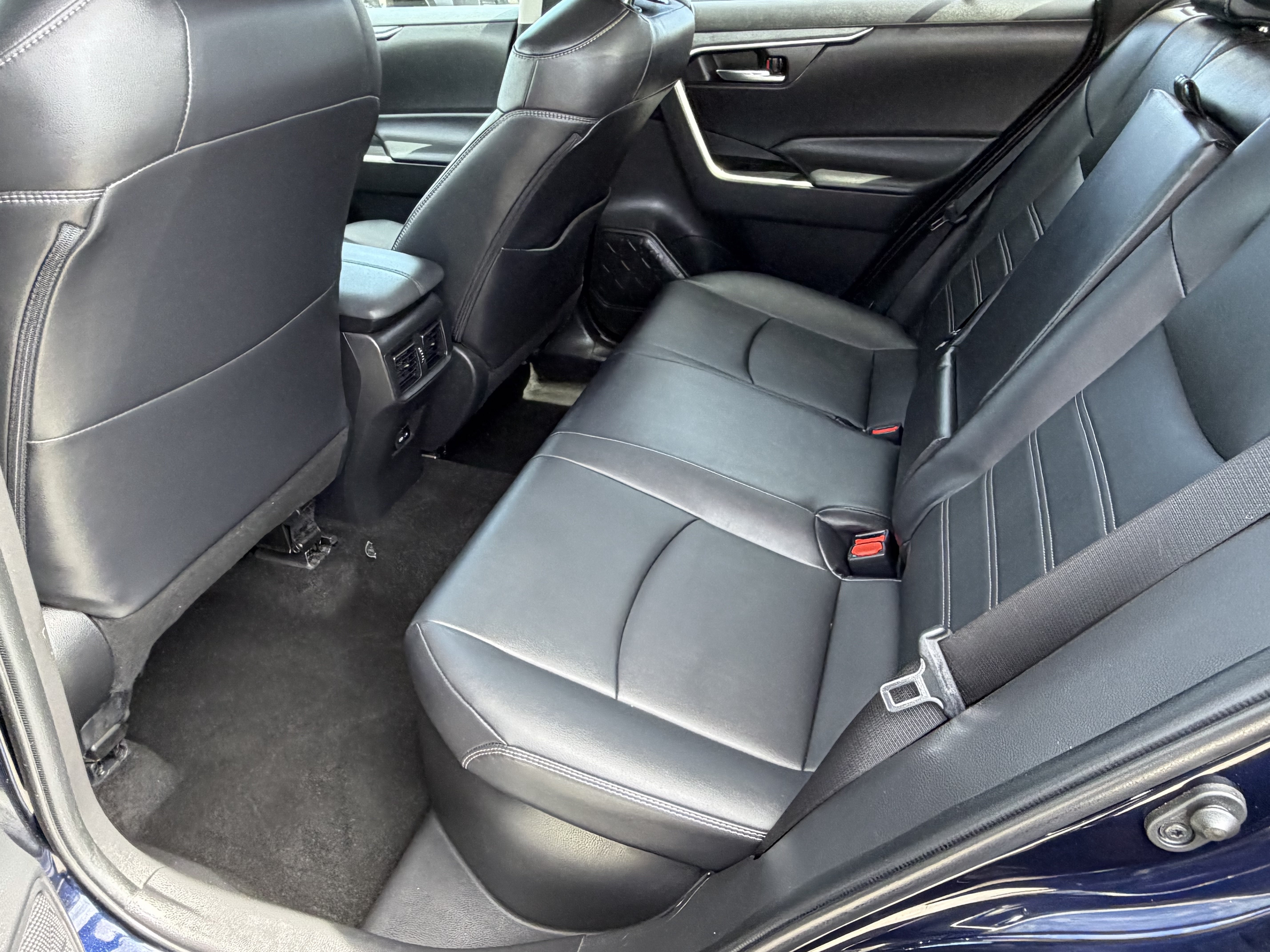 Certified 2022 Toyota RAV4 XLE Premium AWD/4WD image 22