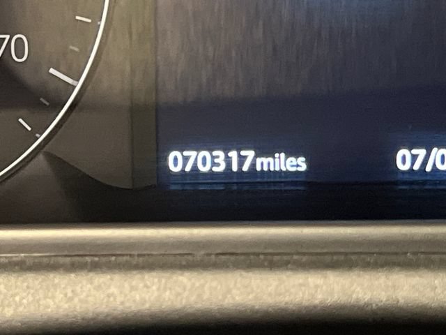 Used 2019 Land Rover Range Rover Velar S AWD/4WD image 24