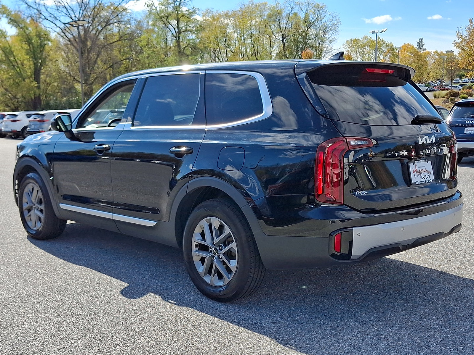 Used 2023 Kia Telluride LX image 4
