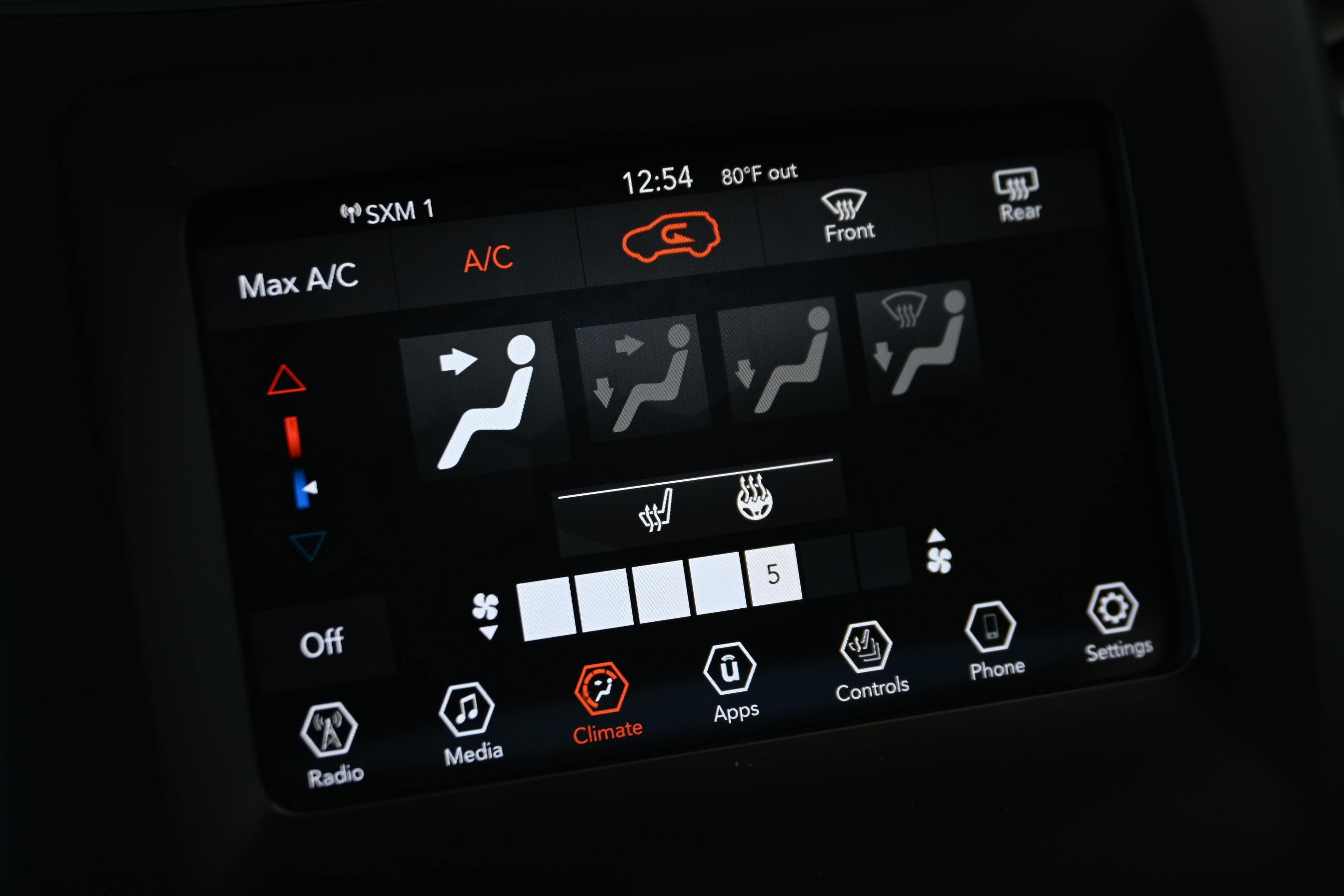 Used 2021 Jeep Cherokee Latitude Plus FWD image 30