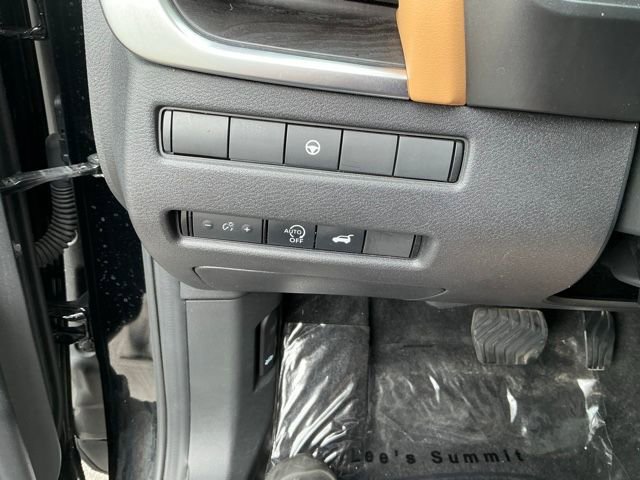 Used 2023 Nissan Rogue Platinum AWD/4WD image 19