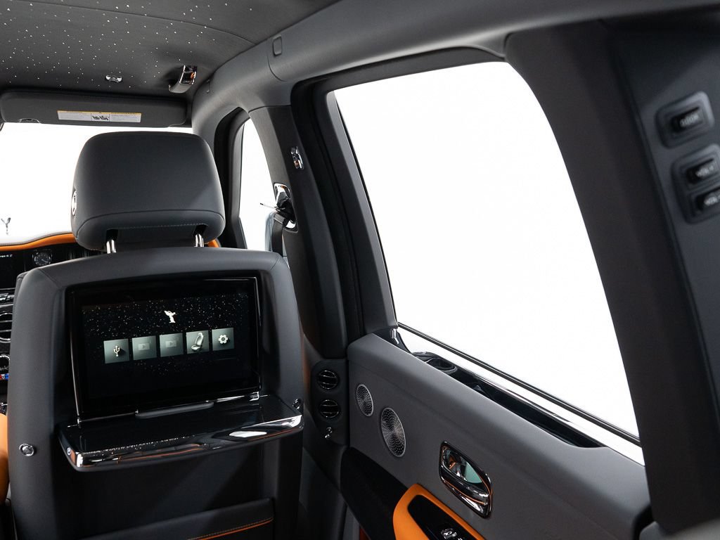 New 2027 Rolls-Royce Cullinan Black Badge AWD/4WD image 37