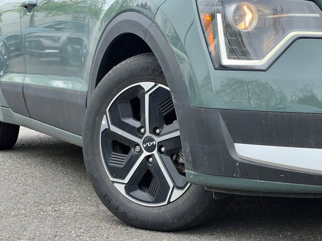 Certified 2023 Kia Niro EX FWD image 2