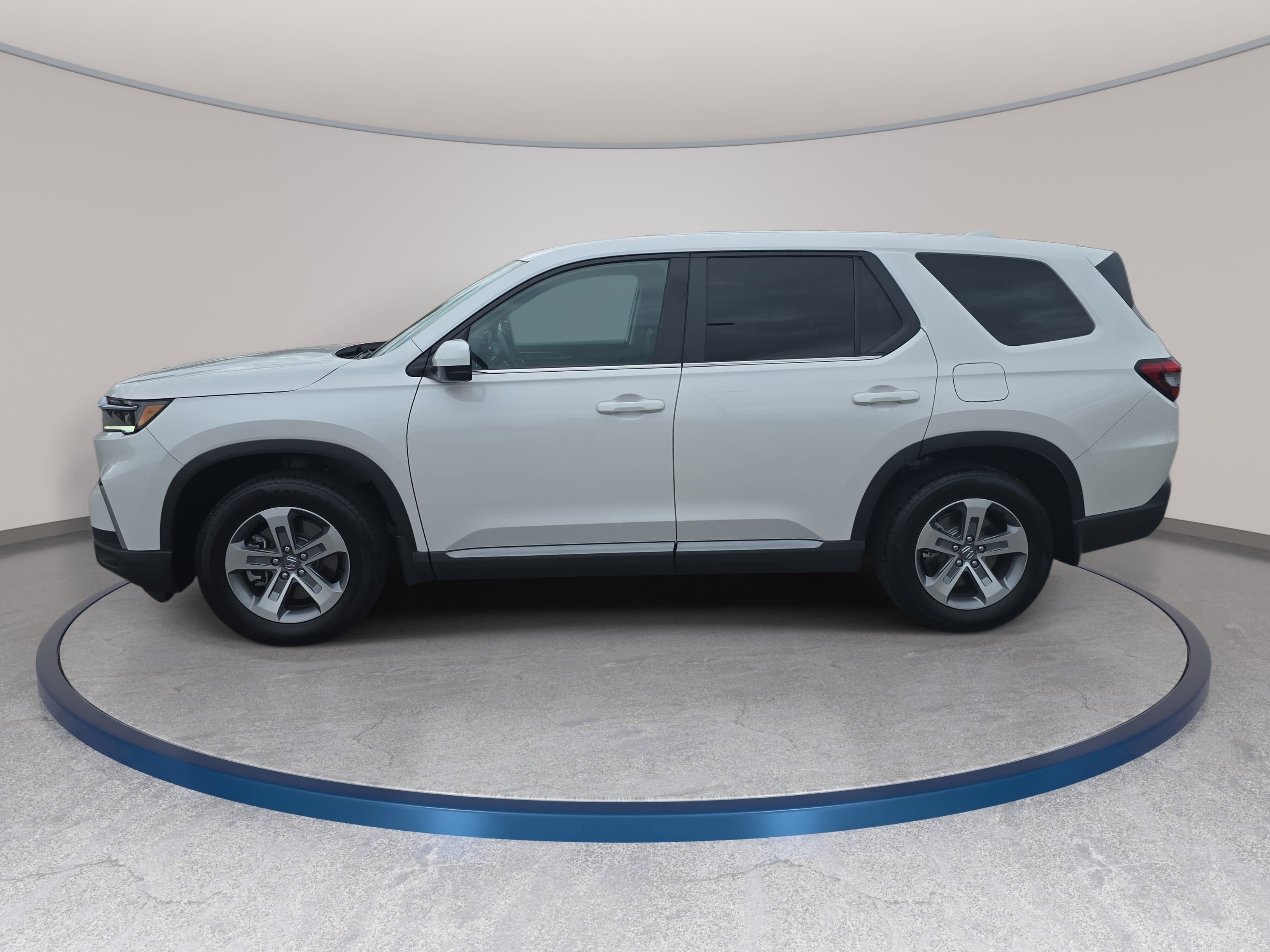 Used 2025 Honda Pilot EX-L image 8