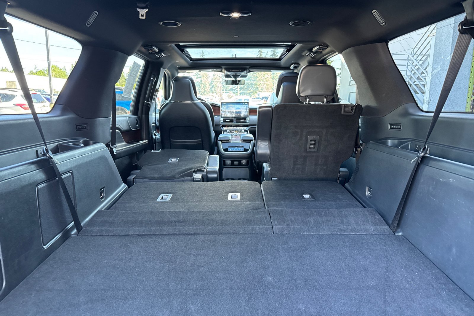 Certified 2023 Lincoln Navigator L Reserve AWD/4WD image 16