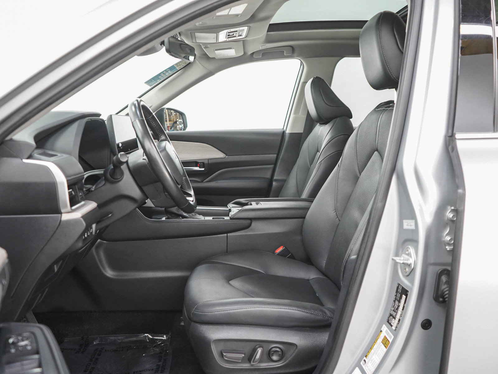 Used 2024 Toyota Grand Highlander AWD Hybrid image 24