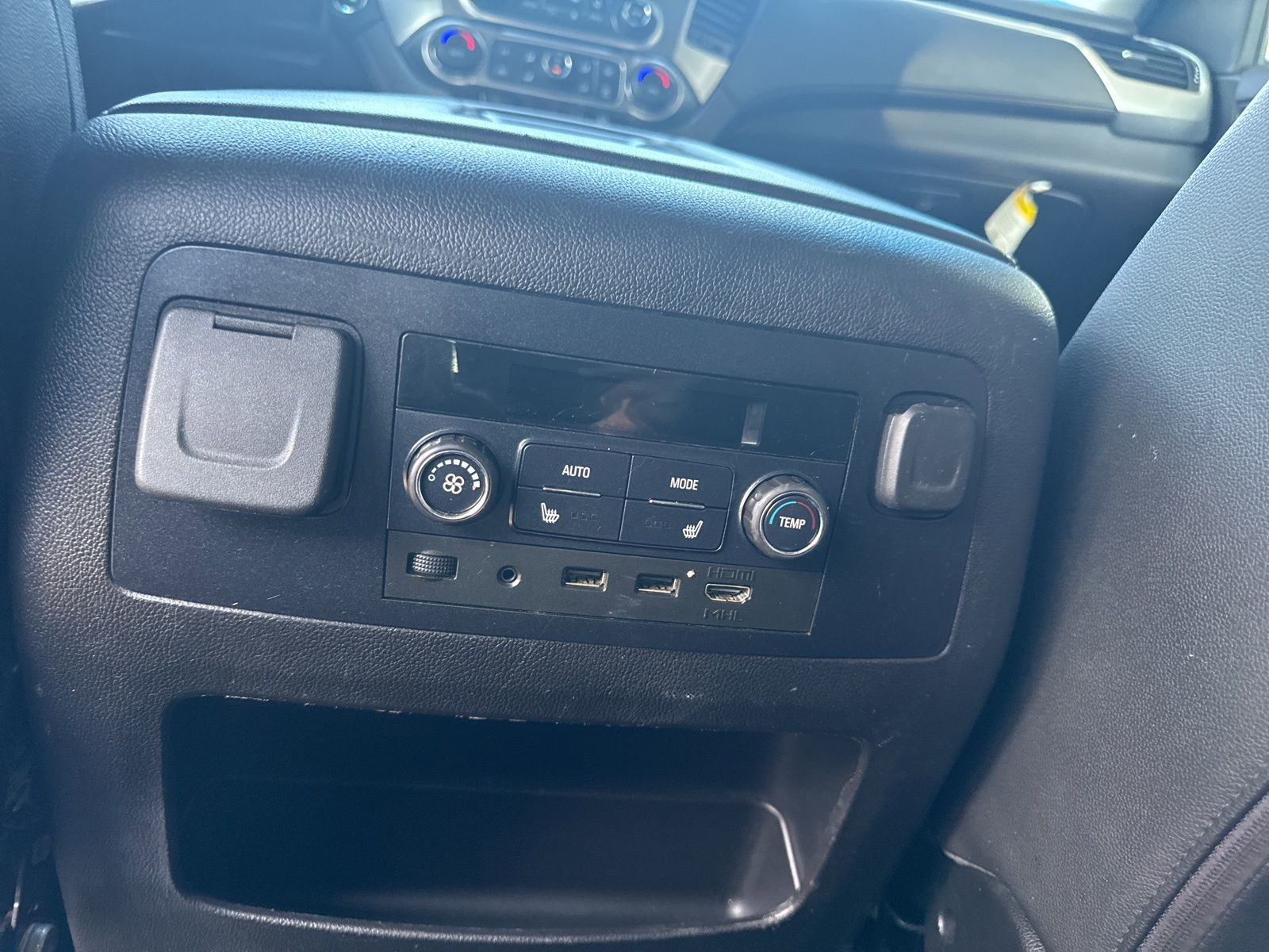 Used 2019 Chevrolet Tahoe LT w/ LT Signature Package image 19