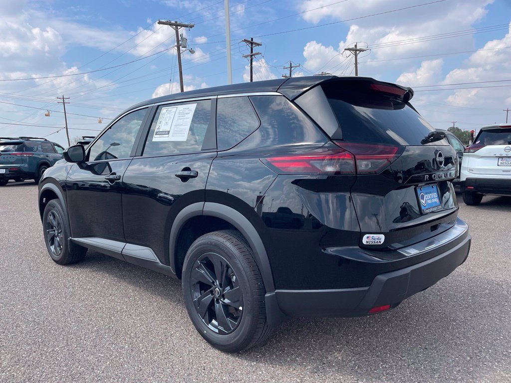Certified 2026 Nissan Rogue SV FWD image 6