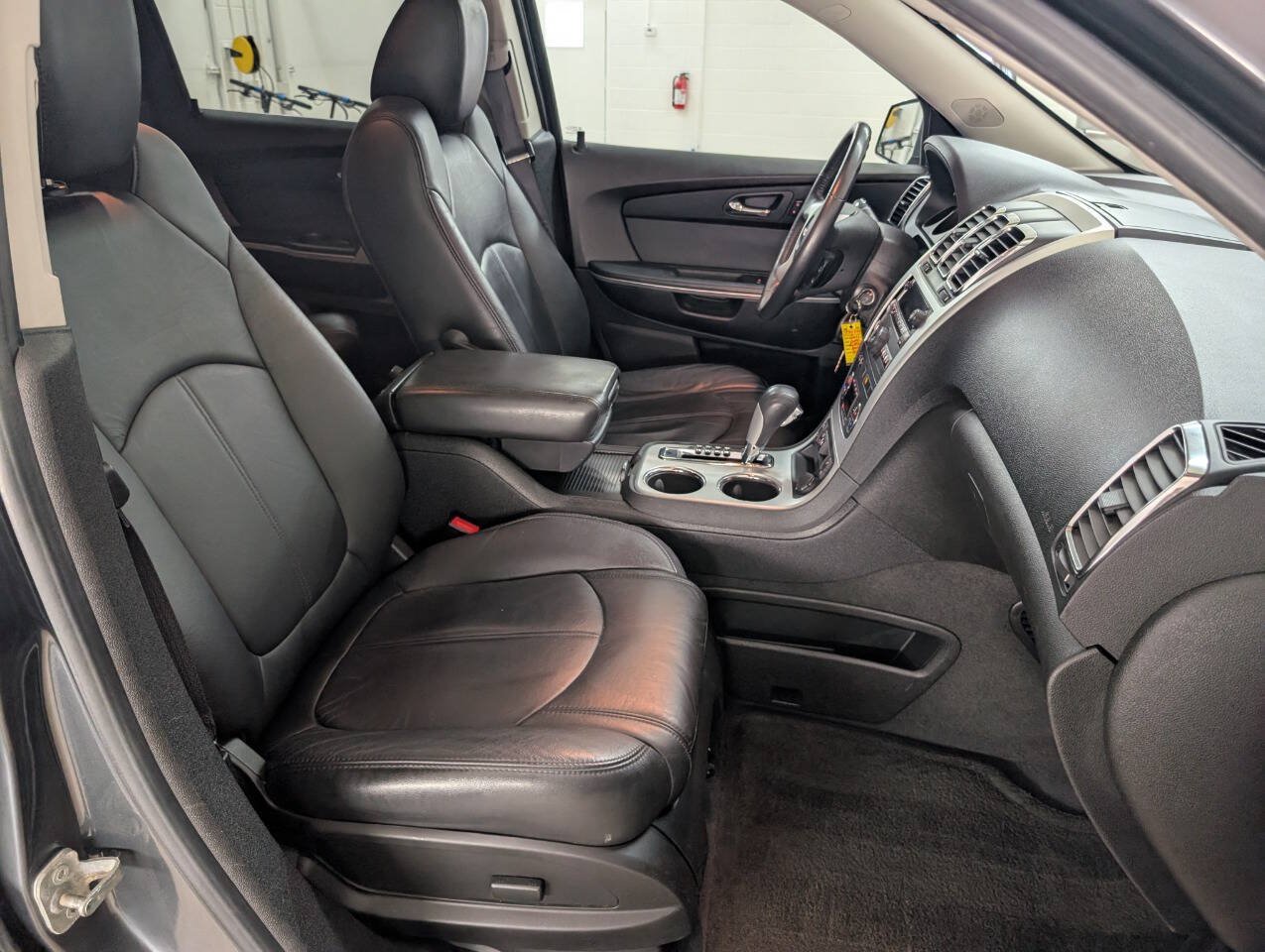 Used 2011 GMC Acadia SLT AWD/4WD image 22
