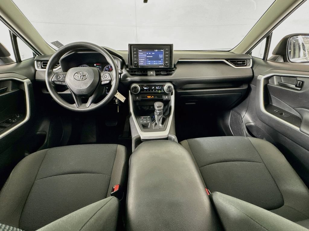 Used 2021 Toyota RAV4 LE AWD/4WD image 25