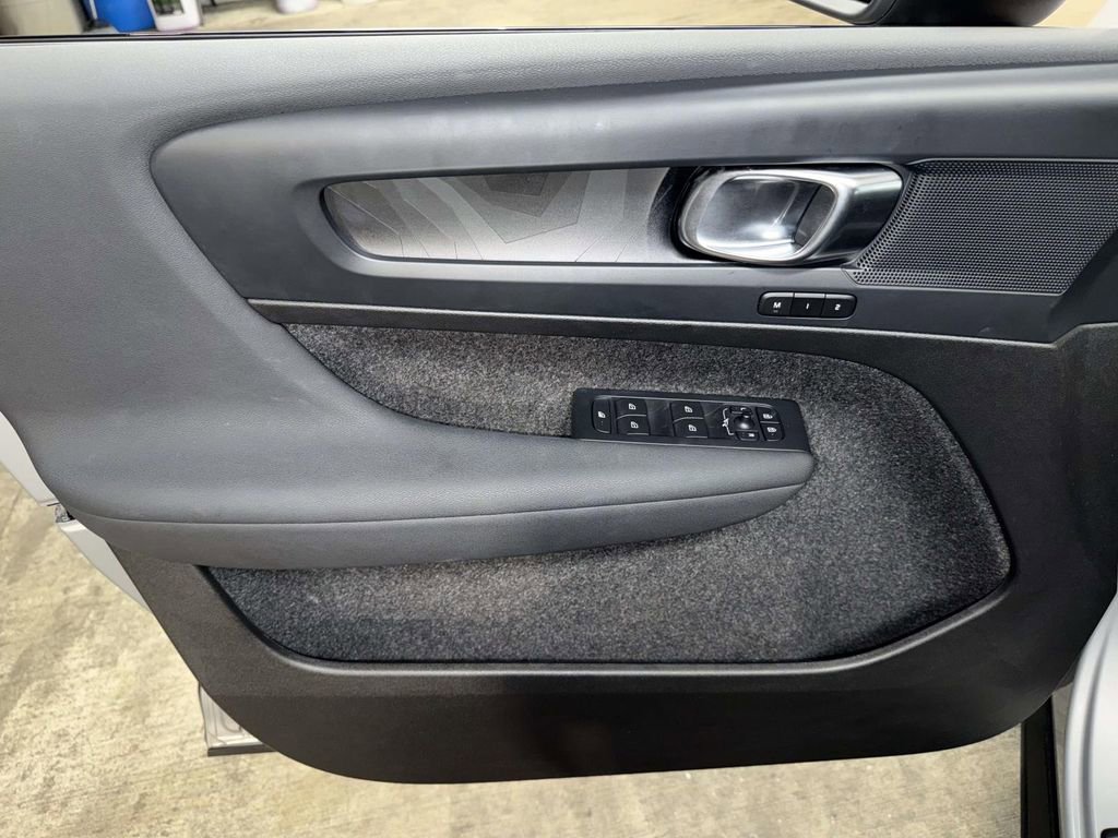 Used 2024 Volvo XC40 Recharge Plus w/ Protection Package Premier image 20