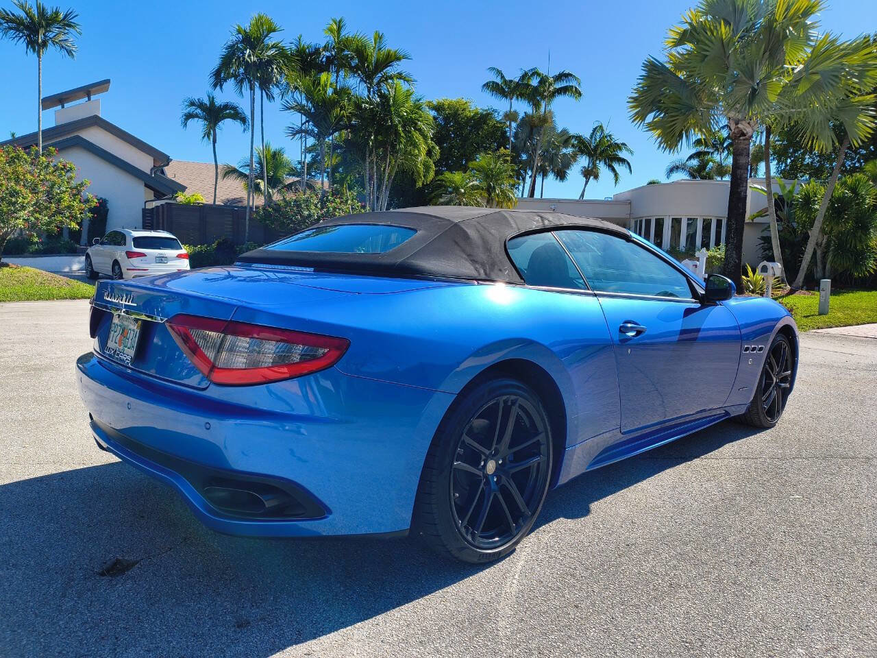 Used 2017 Maserati GranTurismo Sport RWD image 11