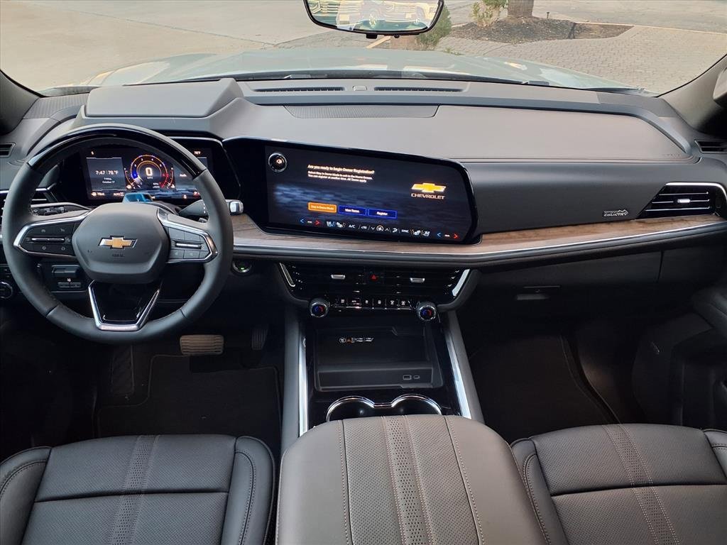 New 2026 Chevrolet Suburban High Country image 3