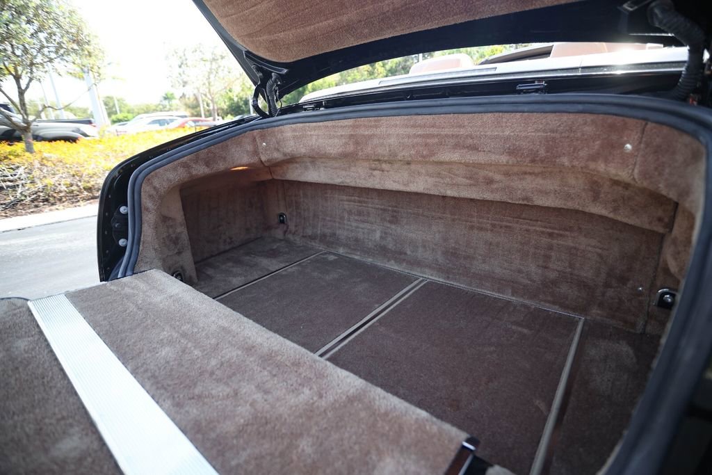 Used 2010 Rolls-Royce Phantom Drophead Coupe image 23