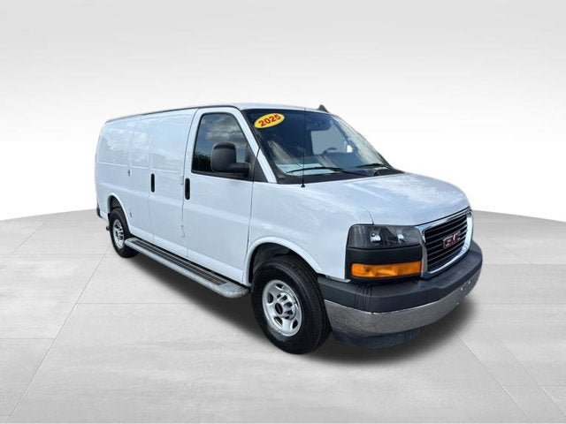 Used 2025 GMC Savana 2500 w/ Driver Convenience Package RWD image 3