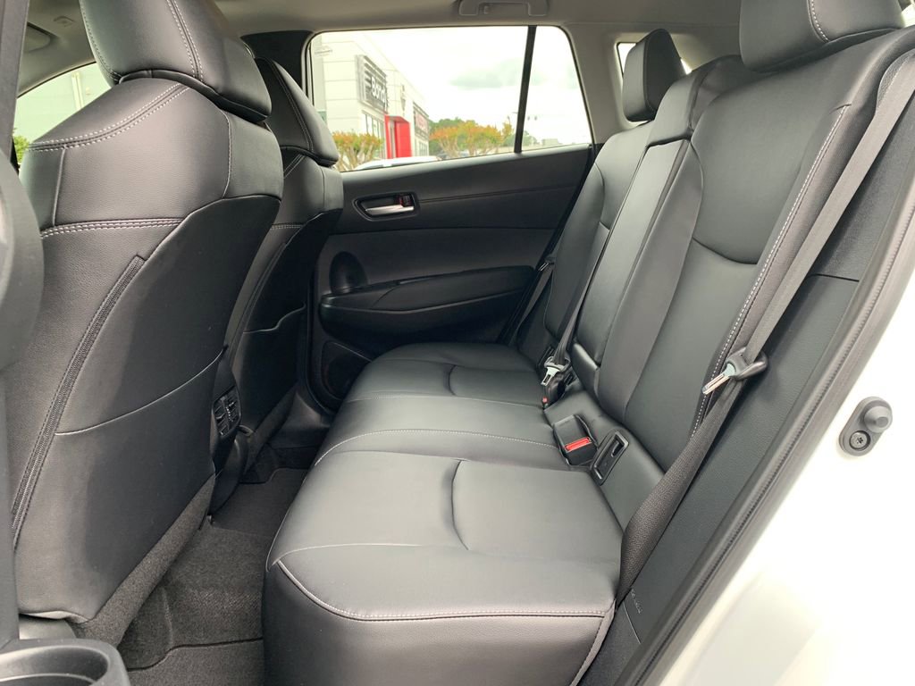 Used 2023 Toyota Corolla Cross XLE w/ Convenience Package FWD image 10
