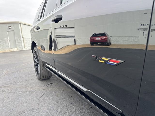 Used 2026 Cadillac Escalade V AWD/4WD image 5