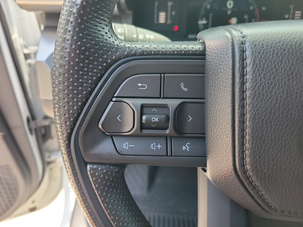 Used 2024 Toyota Tacoma SR5 AWD/4WD image 19