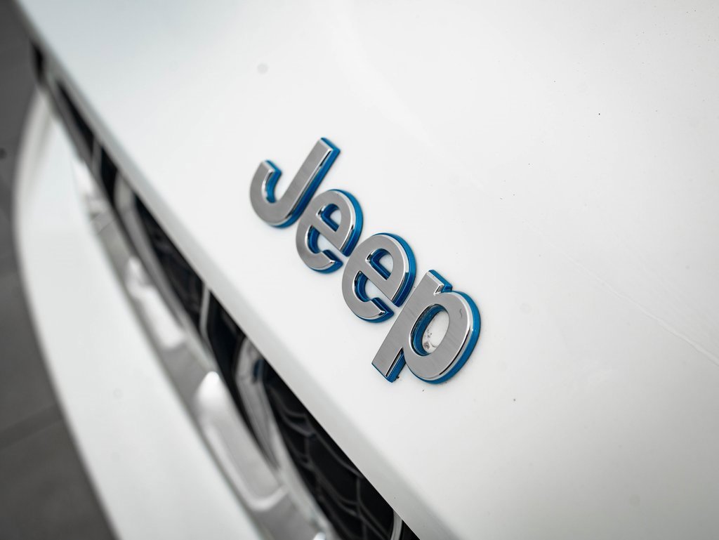 Used 2023 Jeep Grand Cherokee 4WD 4xe image 16