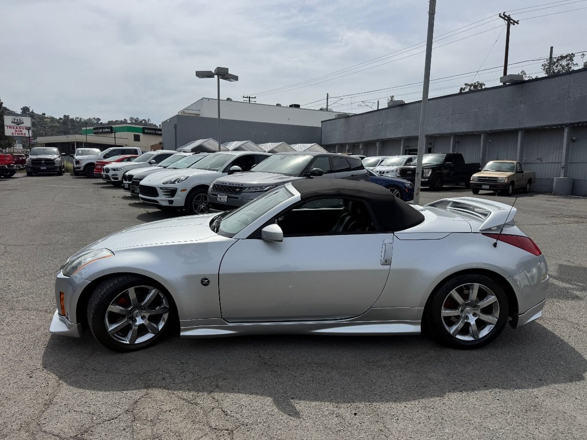 Used 2004 Nissan 350Z Touring RWD image 6