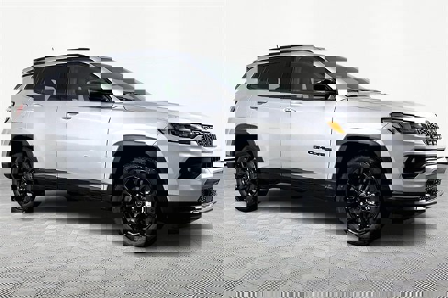 New 2026 Jeep Compass Latitude image 3