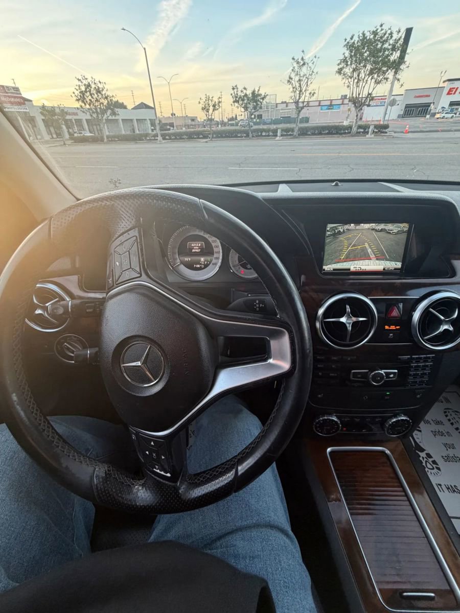 Used 2015 Mercedes-Benz GLK 350 4MATIC image 4