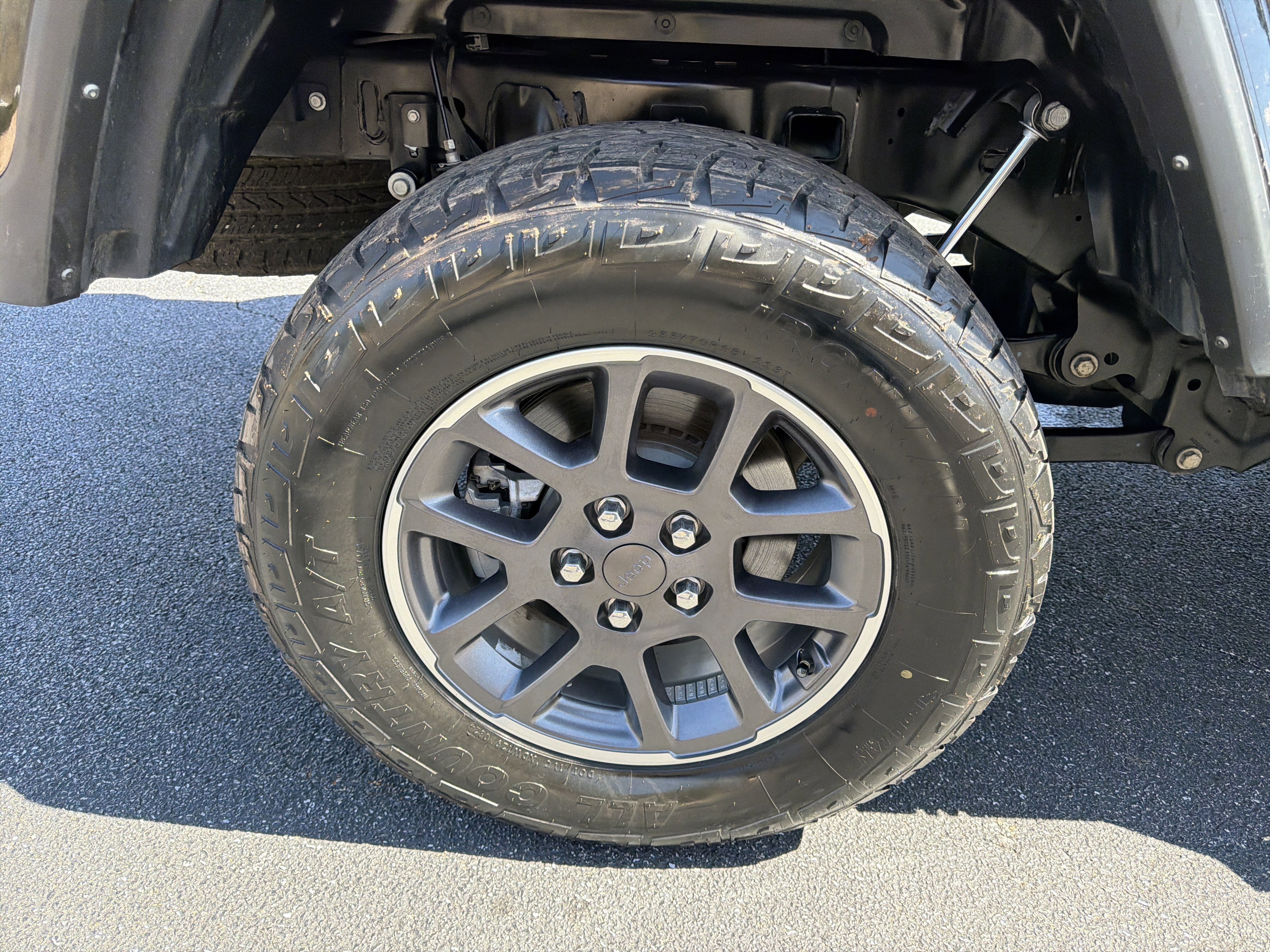 Used 2020 Jeep Gladiator Sport image 17