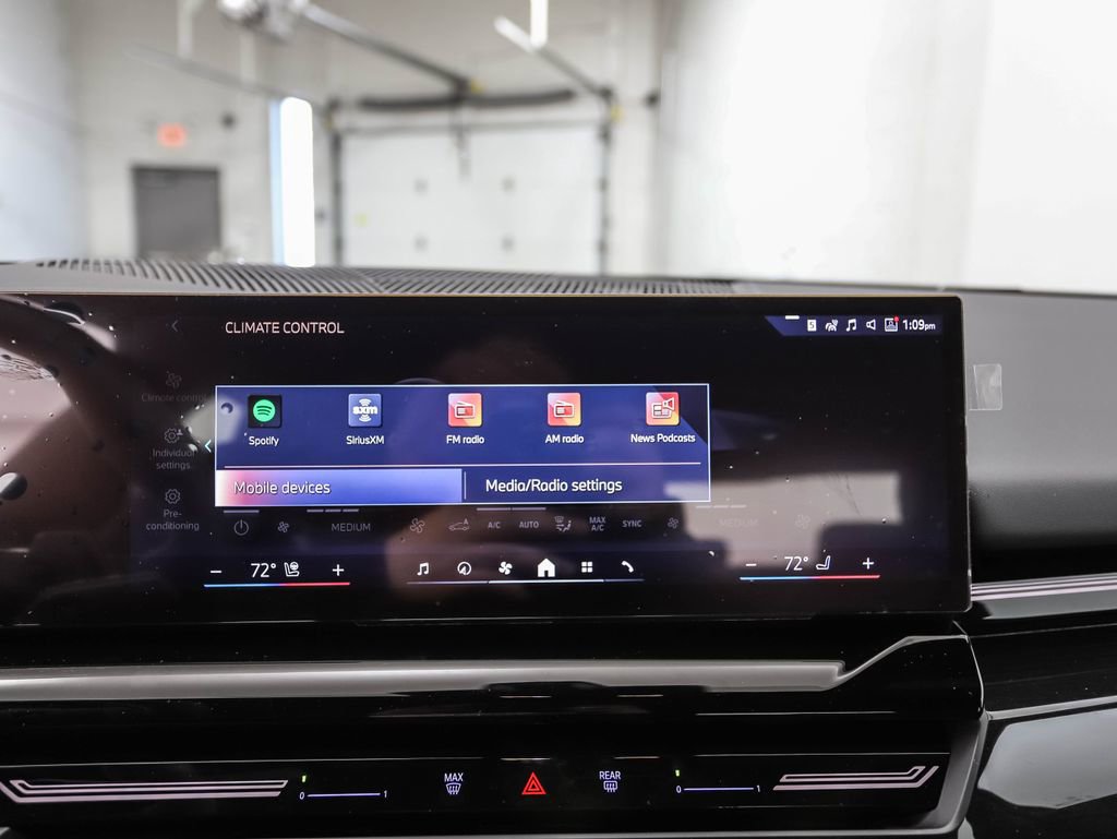 Certified 2025 BMW 530i xDrive w/ Premium Package image 15