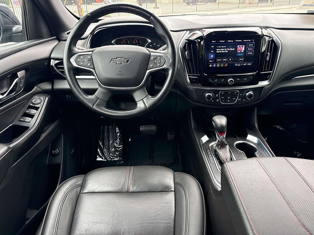 Used 2023 Chevrolet Traverse RS AWD/4WD image 16