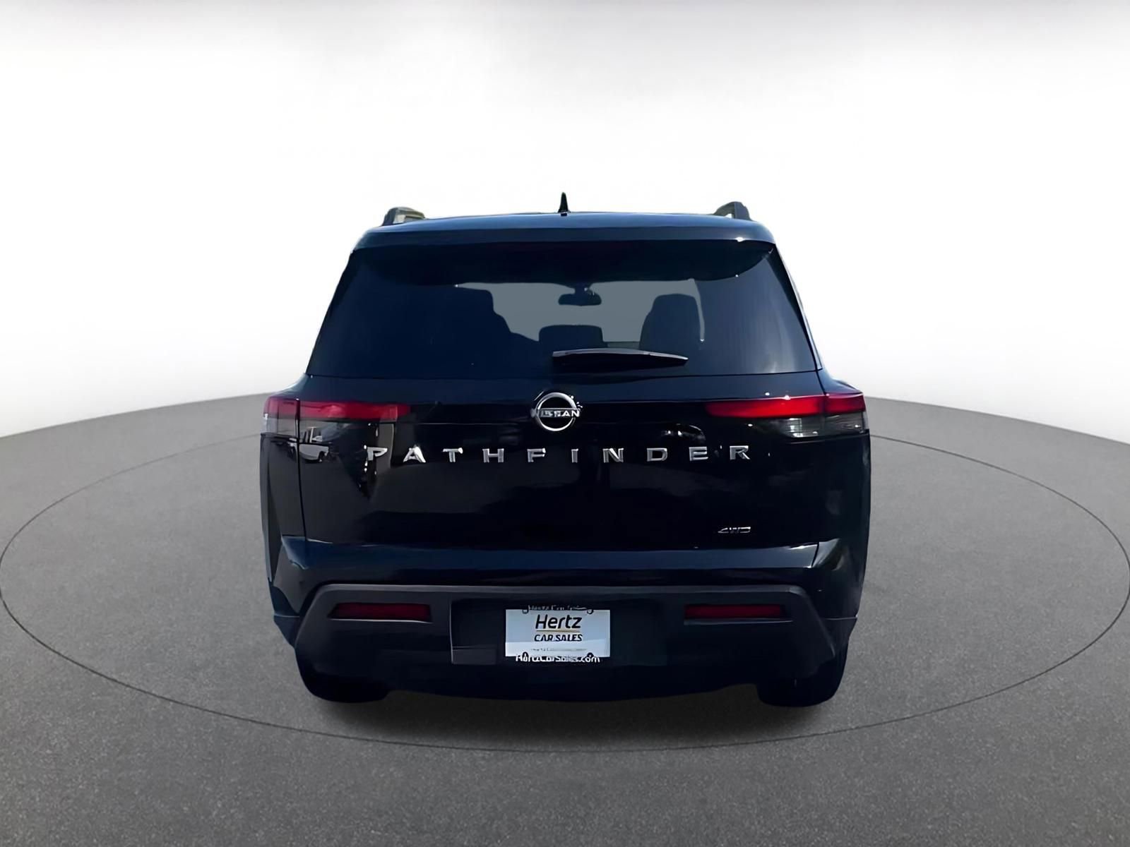 Used 2025 Nissan Pathfinder SV image 11